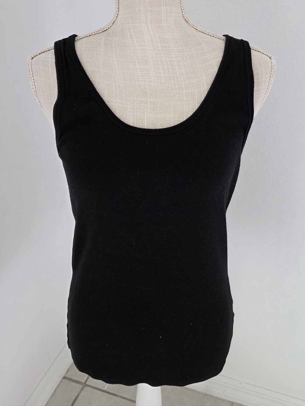 Time and Tru Black Scoop Neck Tank Top